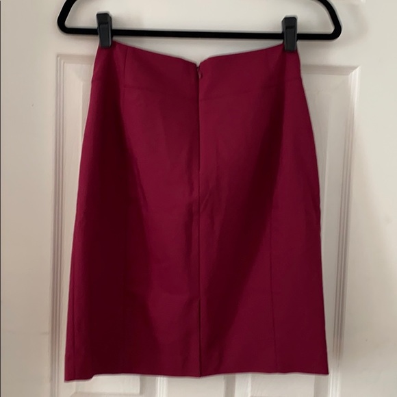 Express seamed pencil skirt - Picture 3 of 5